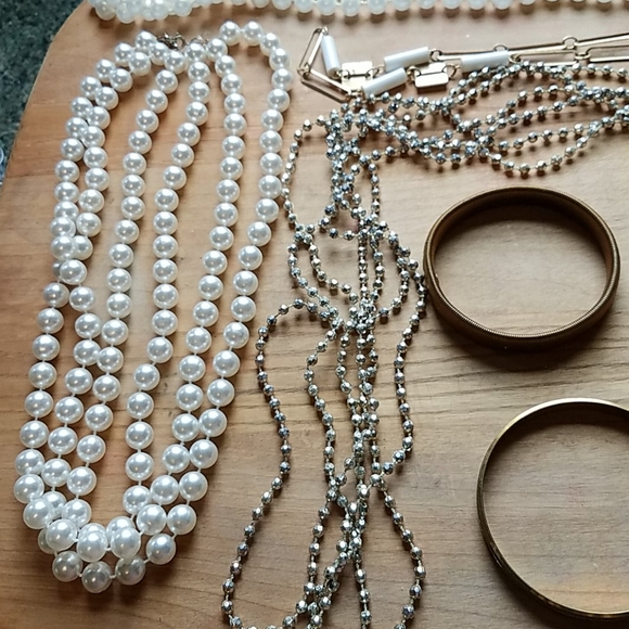 Basket With Jewelry Vintage - Picture 3 of 8